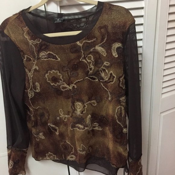 DRESSY TOP FOR THE XMAS SEASON - Picture 1 of 4